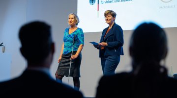 Moderationsduo Dörte Maack und Verena Niethammer